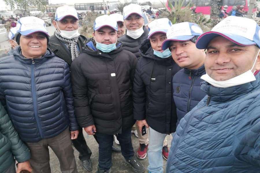 म्यानपावर व्यवसायी सडकमा : जनचेतना जगाउने भन्दा सेल्फी खिच्ने धेरै  !