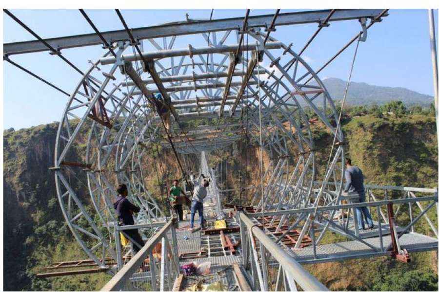 १२२ जना प्रहरीले बन्जीबाट कालीगण्डकीमा एकै पटक हाम फाले (भिडियो)