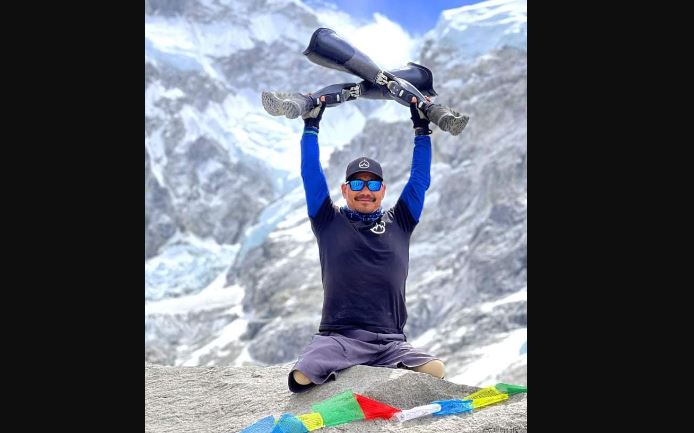 दुबै खुट्टा नभएका हरि बुढामगर सगरमाथा आरोहणमा