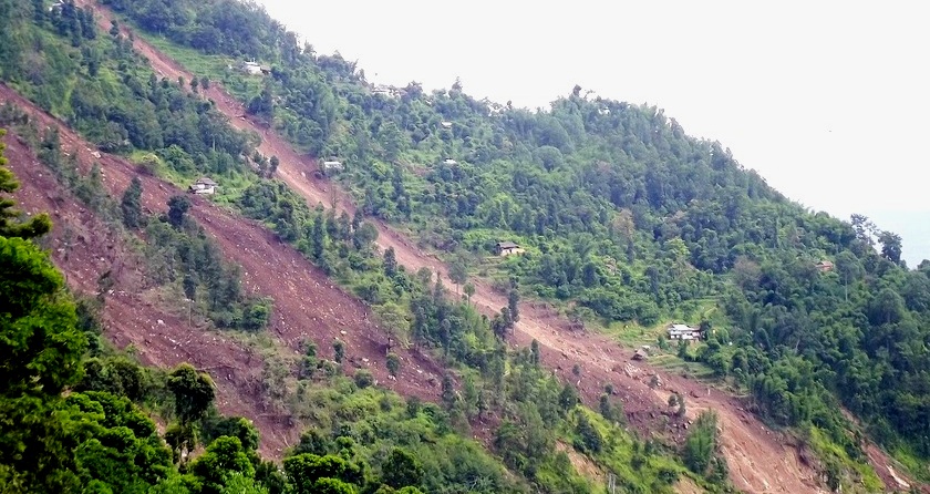 फालेलुङमा पहिरोमा परी चारको मृत्यु