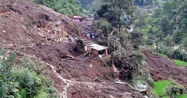 पहिरोमा परी ३ जनाको मृत्यु, १ जनाको सकुशल उद्दार