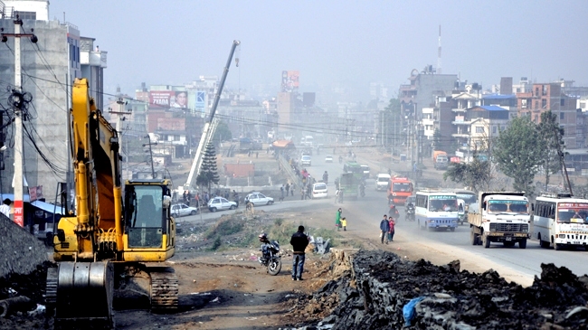 प्रधानमन्त्रीले गरे कोटेश्वर–कलंकी सडकको स्थलगत निरीक्षण