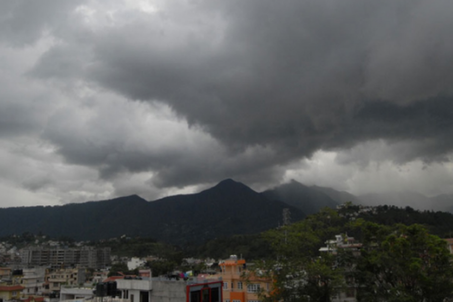 देशैभरि हुरीबतास र चट्याङसहित पार्नी पर्ने, अबको तीन दिनको मौसम यस्तो रहनेछ