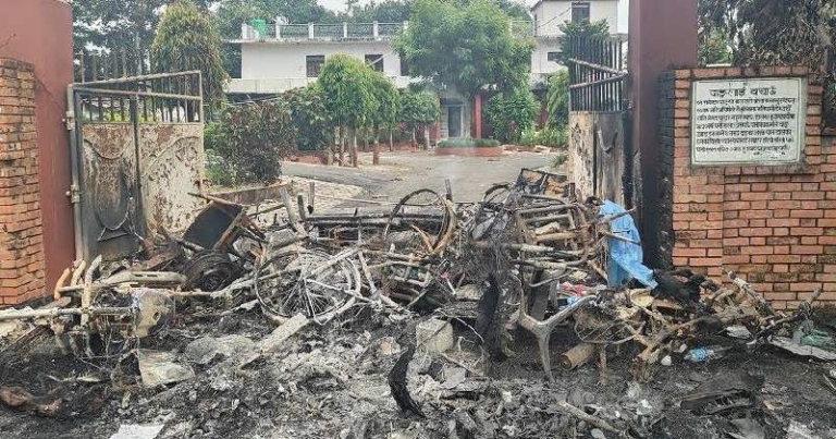 दाङका सरकारी कार्यालयका १८८ सवारीसाधन जलेर नष्ट