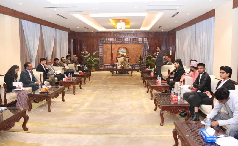 प्रधानन्त्रीको आह्वानमा त्रिपक्षीय छलफल सुरु