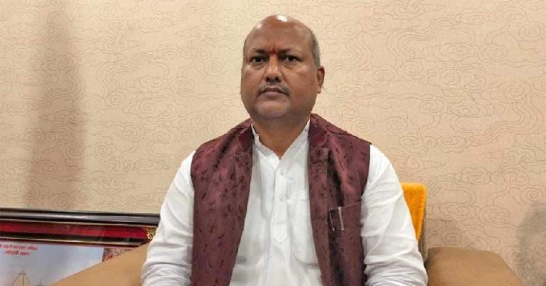 मधेस प्रदेशका मुख्यमन्त्री सिंहद्वारा राजीनामा घोषणा