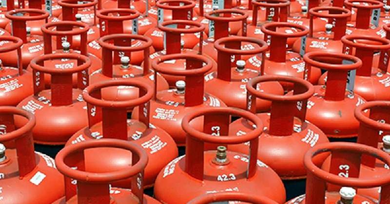 खाना पकाउने ग्यास आधा सिलिन्डर मात्रै वितरण गर्ने