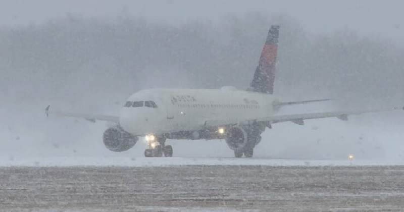 पेरिसमा १४० उडान रद्द