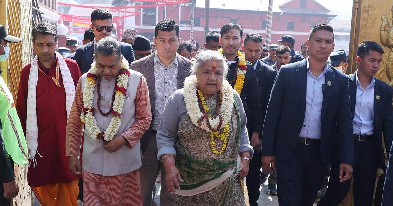 प्रधानमन्त्री कार्कीले पशुपतिमा गरिन् रुद्राभिषेक पूजा