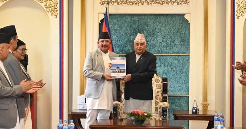 राष्ट्रपति पौडेल समक्ष निर्वाचनसम्बन्धी प्रतिवेदन पेश