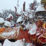 पाथीभरामा पाँचौँ पटक हिमपात, दर्शनार्थीको घुइँचो