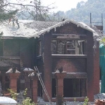 शेरबहादुर देउवाको निजी निवासका केही संरचनाहरू भत्काउन थालियो