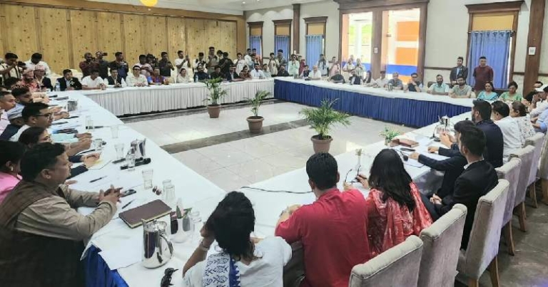 रास्वपाको केन्द्रीय समिति बैठक चितवनमा सुरू