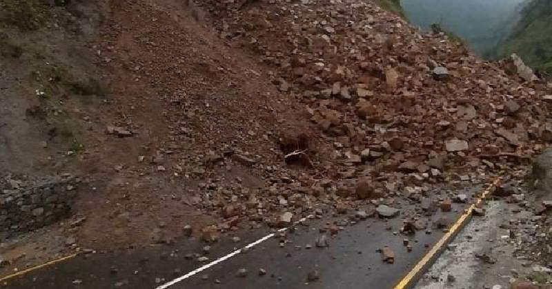 बाढीपहिरोले ६ वटा राजमार्ग अवरुद्ध