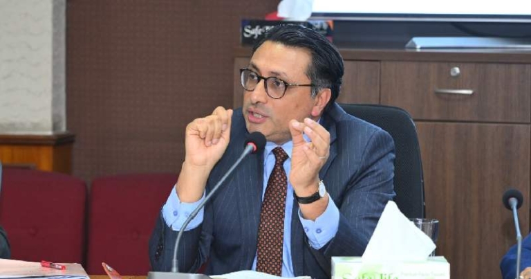 सुनसरी घटना समाधानका लागि प्रधानमन्त्रीज्यू अत्यन्तै गम्भीर हुनुहुन्छ: अर्थमन्त्री वाग्ले