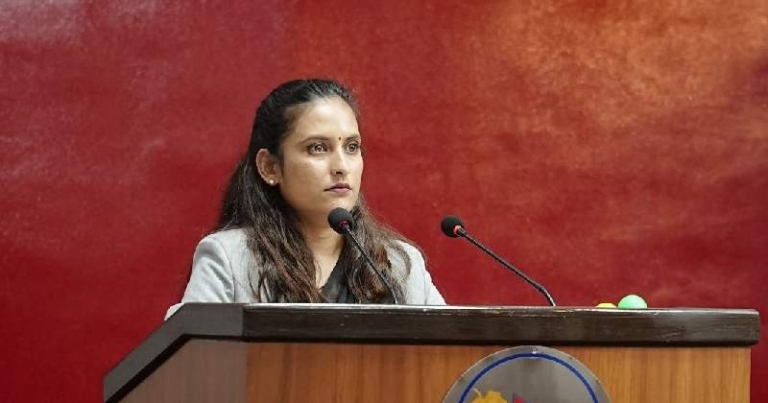 ‘ब्लु बस’ महिलालाई छुट्याउन होइन, सुरक्षित बनाउन : मन्त्री बादी