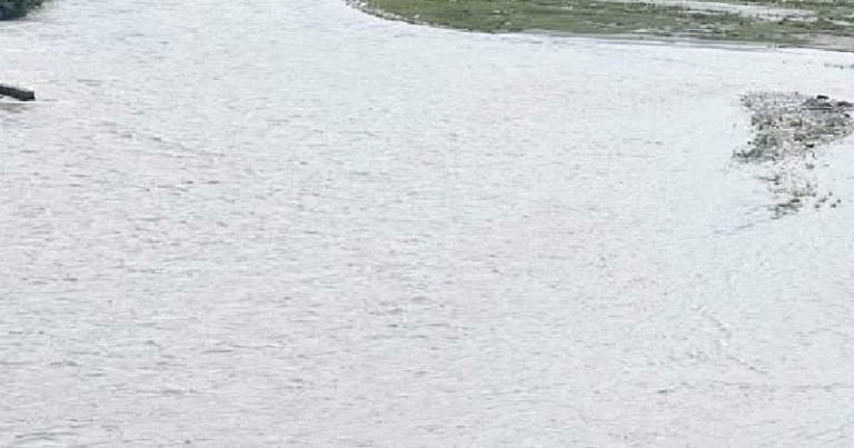 भेरी नदीमा जिप खस्दा २ जना बेपत्ता