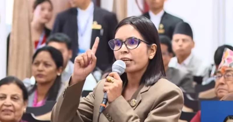 प्रश्न कालो चस्मामाथि होइन, कालो नियतमाथि गरौँ: सांसद टीका संग्रौला