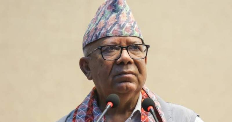 कांग्रेस कतिखेर विभाजित हुने हो ठेगान छैन, एमालेको पनि बिजोग छ : माधव नेपाल