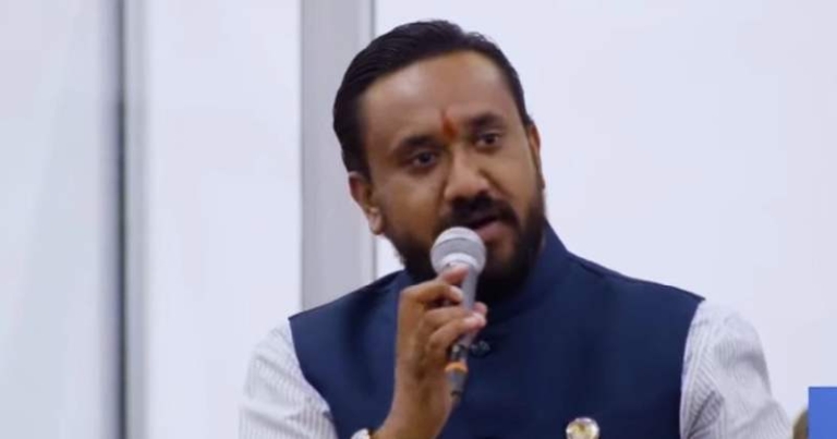 बलात्कारी र भ्रष्टाचारी प्रमाणित भए अन दि स्पोर्ट ठोक्ने कानुनको व्यवस्था गर्न खगेन्द्र सुनारको माग
