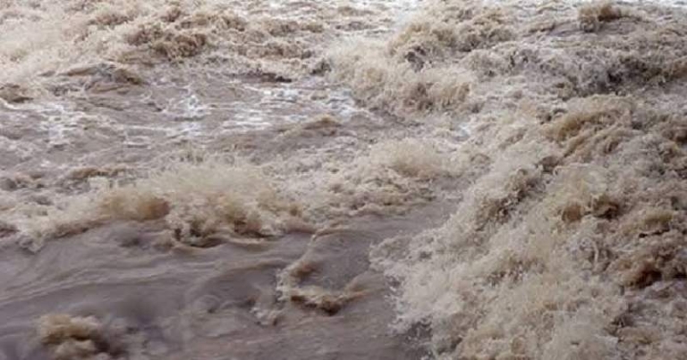 त्रिशूलीमा बाढीको सतह बढ्दोः मलेखु र गल्छीका बस्ती सुरक्षित स्थानमा सारिँदै