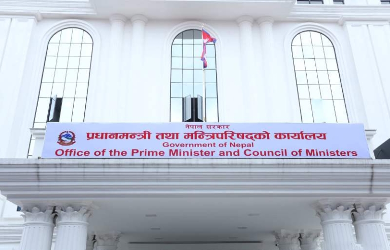 भोटेकोशी बाढी प्रभावितको राहतमा संसद् सचिवालयका २० कर्मचारी परिचालन