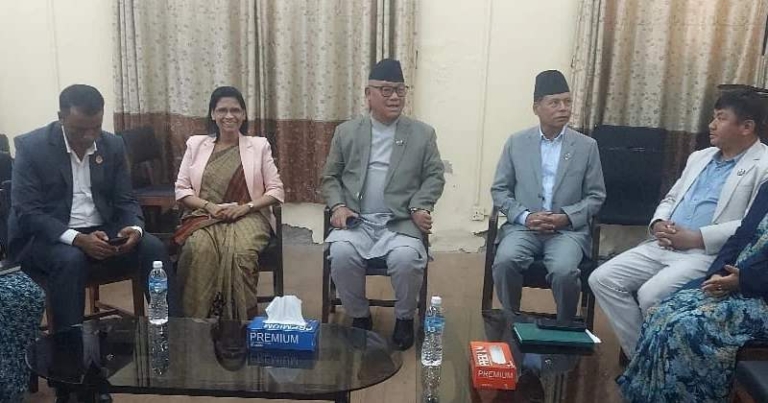 सिंहदरवारमा विपक्षी दलहरूको बैठक