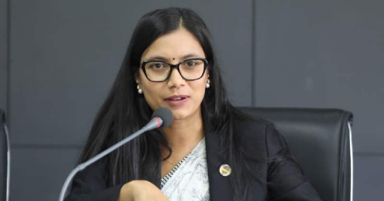 दोहोरो सेवा सुविधा रोक्न कानुन बनाउँदैछौँ : मन्त्री गौतम