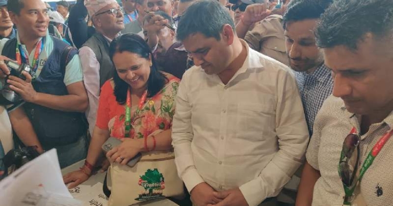 कांग्रेस महामन्त्रीमा प्रदीप पाैडेलले गरे उम्मेदवारी दर्ता