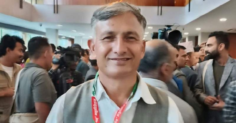 रमेश धमलाले दिए कांग्रेस सहमहामन्त्रीमा उम्मेदवारी