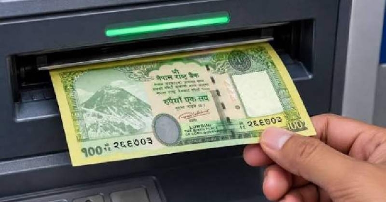 नयाँ नोट साट्न राष्ट्र बैंक धाउन नपर्ने, एटीएमबाटै १०० रुपैयाँका नोट पाइने