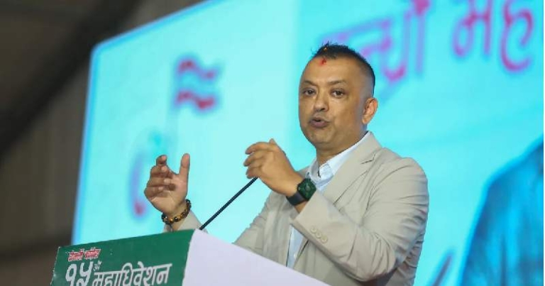 गगन थापाको आग्रह : अब अलमल नगर्नुस्, पार्टीको रेल अगाडि बढिसक्यो
