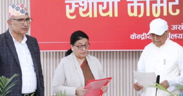 एमालेको वरिष्ठ उपाध्यक्षमा विद्यादेवी भण्डारी, ओलीले गराए शपथ