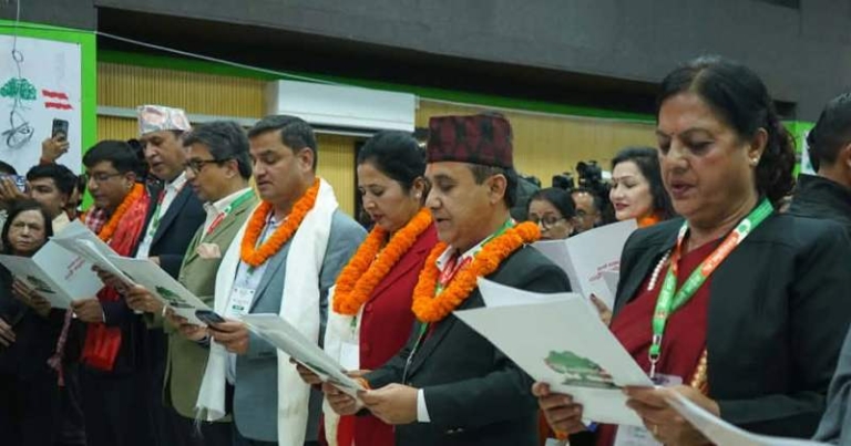 कांग्रेसको नयाँ कार्यसमितिका पदाधिकारी र सदस्यले लिए शपथ