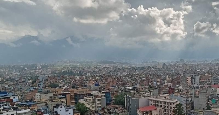 वर्षा रोकिएसँगै देशभर मौसममा सुधार, काठमाडौँमा घाम लाग्यो